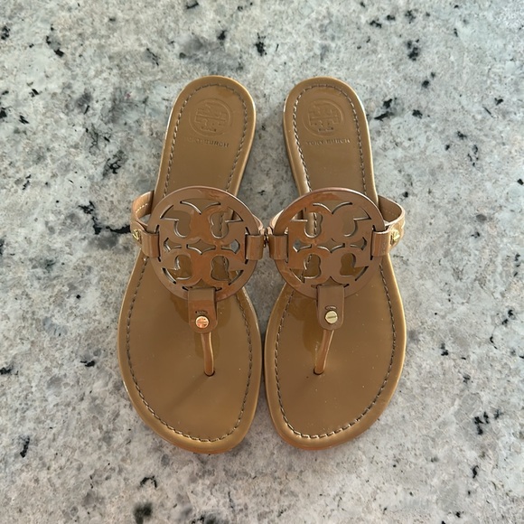 SALE! 🚨Tory Burch Miller sandals 10 nude patent - Picture 3 of 10